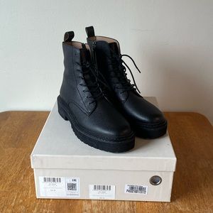 12 Storeez Chunky Sole Lace Up boots in black